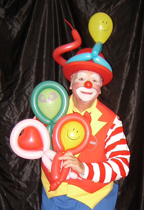 , birthday clown Dallas, Texas Clown, Fort Worth clown, Garland, Richardson, Plano, Frisco, Irving, juggling clown, Dallas juggler, balloon twisting, DFW, fun clown, kids birthday ideas in Dallas